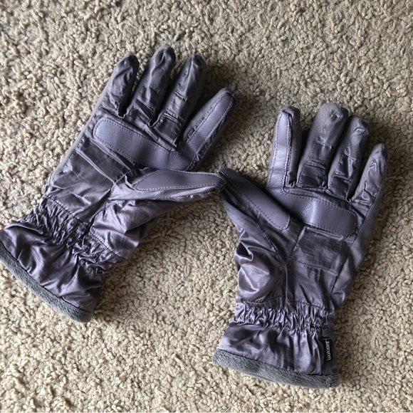 Isotoner Womens' Lined Touchscreen Gloves - Picture 3 of 9